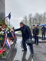 О возложении венков к памятникам павшим в Болманской битве